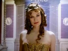 Celebrity Babe Milla Jovovich Deep Cleavage And Underwear Sc...