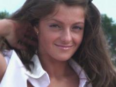 Delicious Young Puss Bares Booty At Public Beach