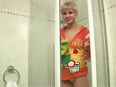 Sweet Teen Girl Gets Off In Shower